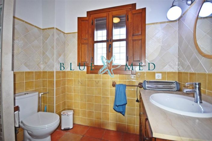 Image No.20-3 Bed Country House for sale