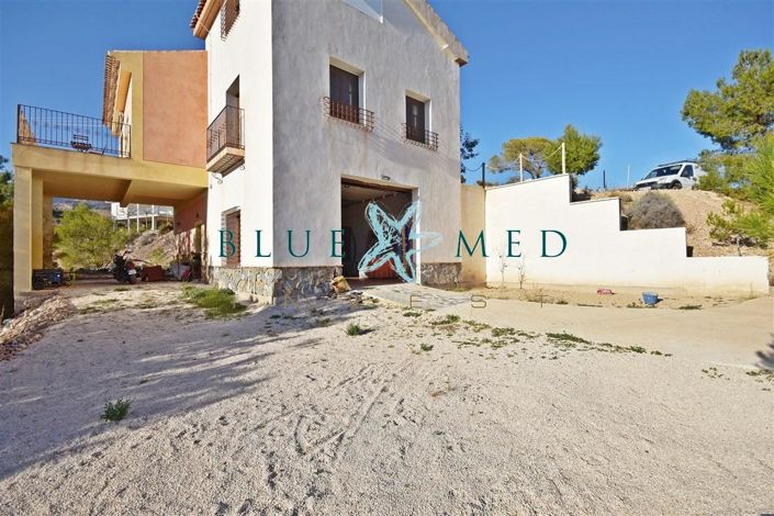 Image No.25-3 Bed Country House for sale