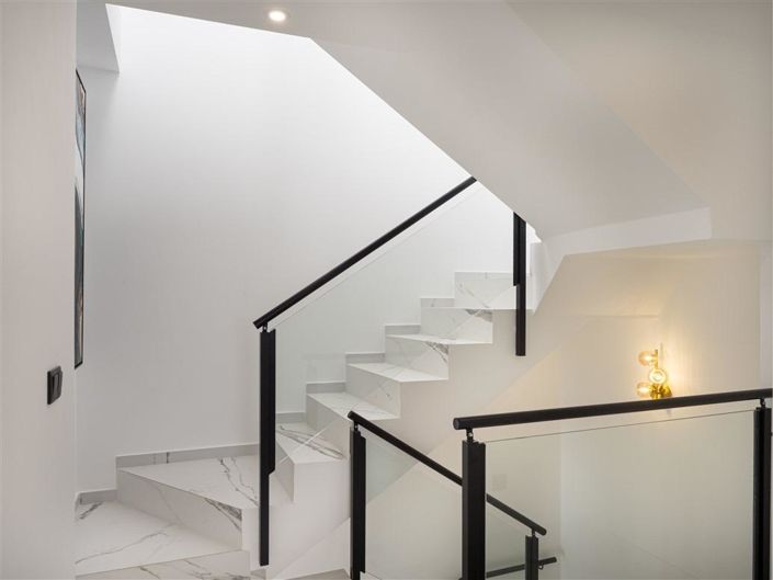 Image No.26-3 Bed Villa for sale