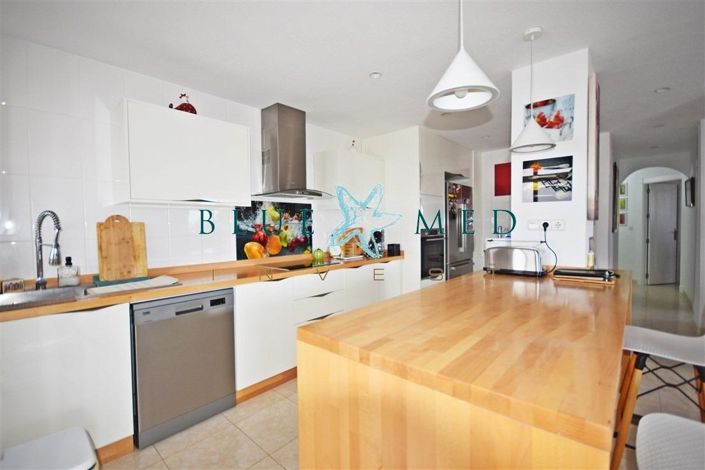 Image No.8-3 Bed Apartment for sale