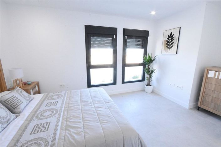 Image No.20-3 Bed Villa for sale