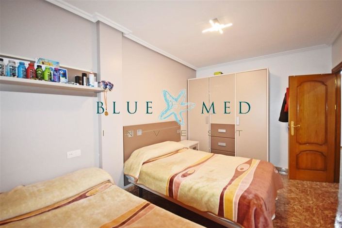 Image No.17-3 Bed House for sale