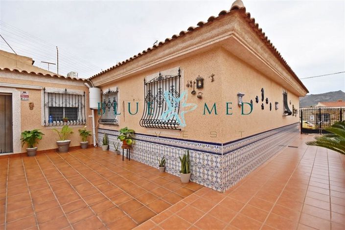 Image No.21-3 Bed House for sale