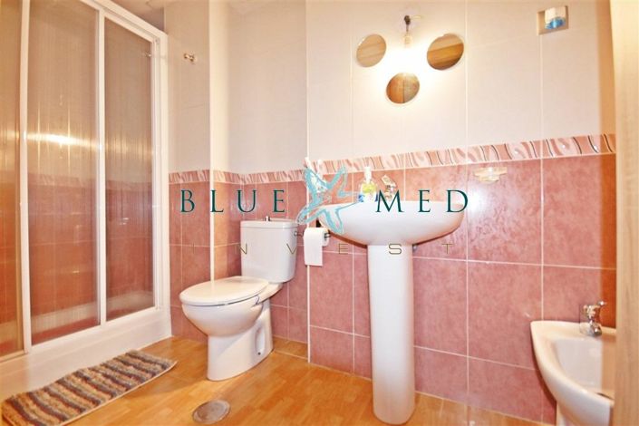 Image No.19-3 Bed Flat for sale