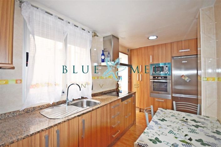 Image No.6-3 Bed Flat for sale