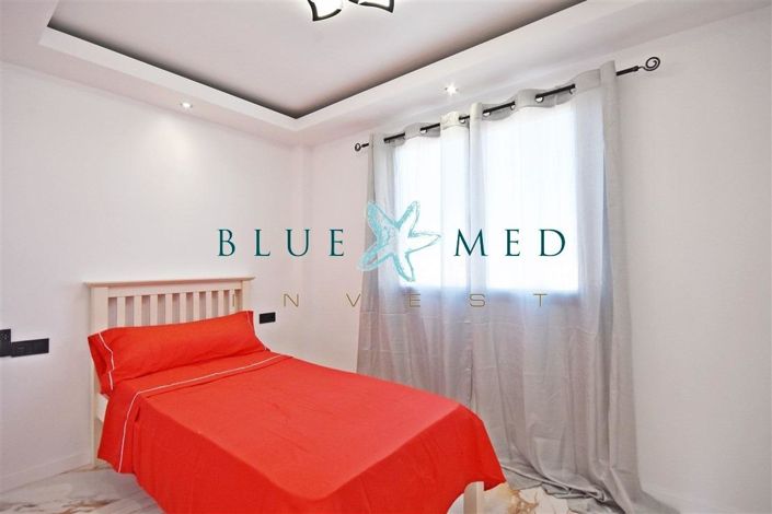 Image No.17-4 Bed Flat for sale