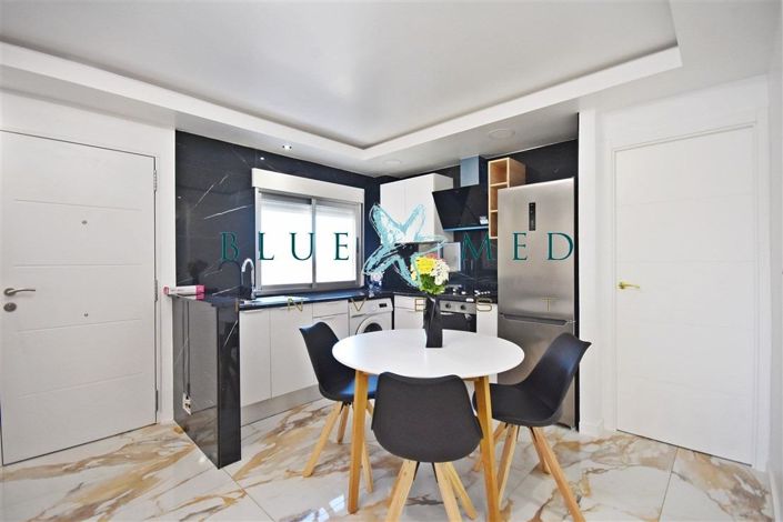 Image No.5-4 Bed Flat for sale