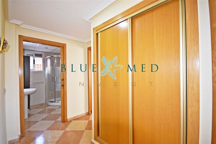 Image No.11-3 Bed Flat for sale