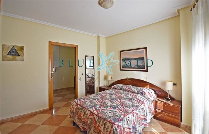 Image No.13-3 Bed Flat for sale