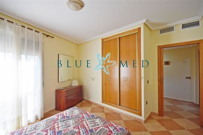 Image No.15-3 Bed Flat for sale