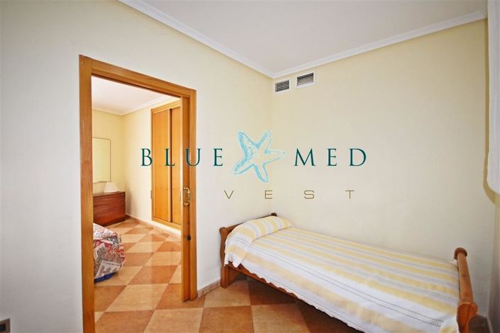 Image No.17-3 Bed Flat for sale