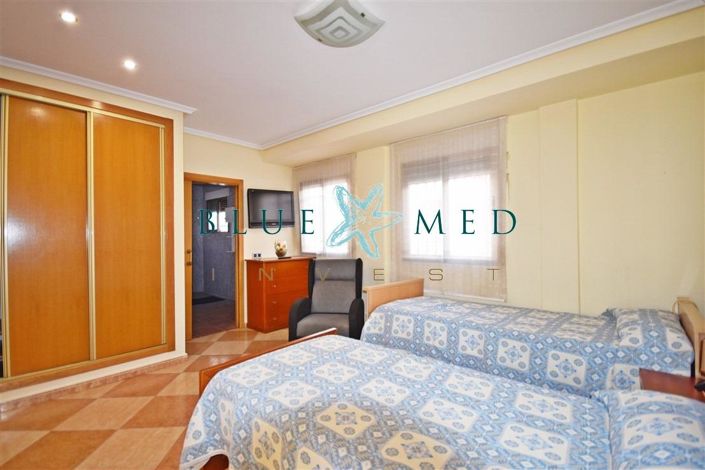 Image No.19-3 Bed Flat for sale