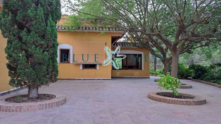 Image No.8-5 Bed Country House for sale