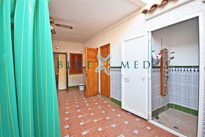 Image No.13-3 Bed Property for sale
