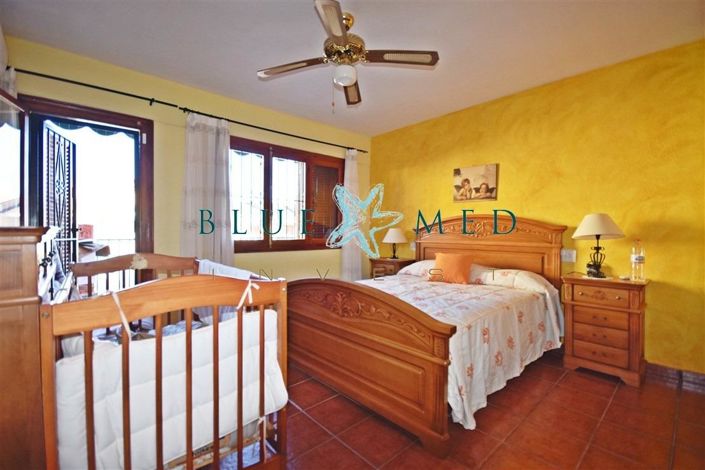 Image No.15-3 Bed Property for sale