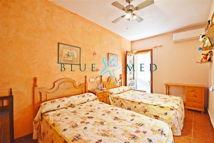 Image No.20-3 Bed Property for sale