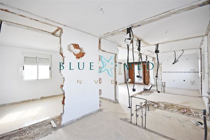 Image No.6-2 Bed House for sale