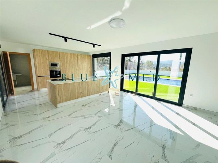 Image No.13-3 Bed Country House for sale