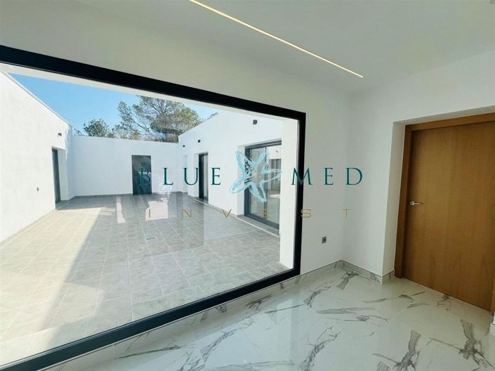 Image No.16-3 Bed Country House for sale