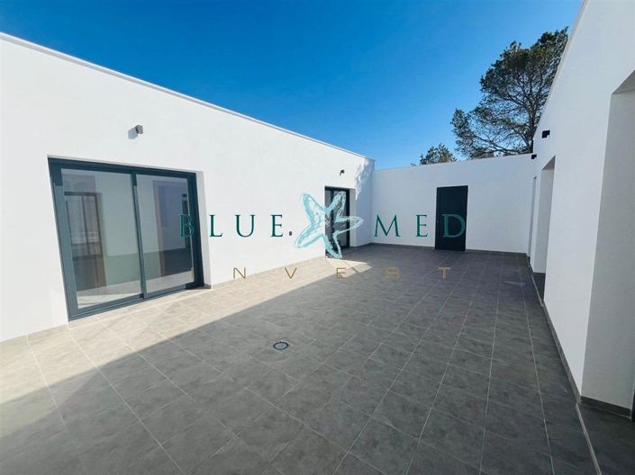 Image No.18-3 Bed Country House for sale