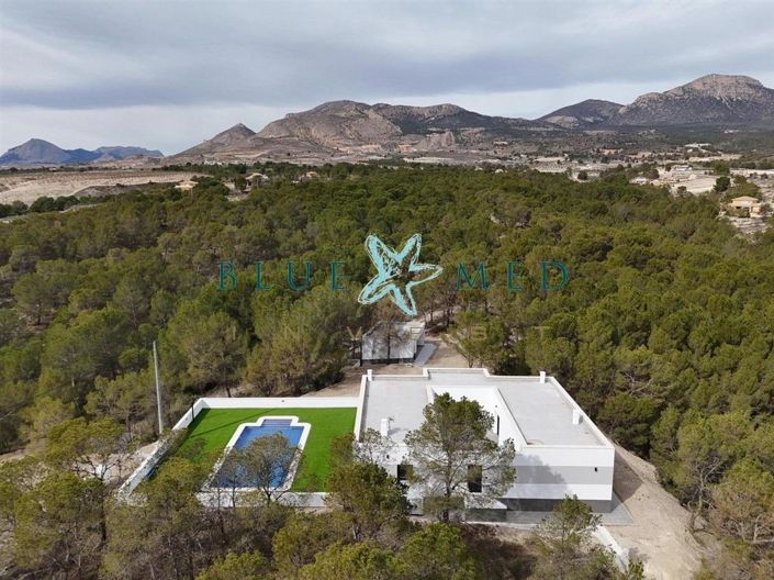 Image No.2-3 Bed Country House for sale