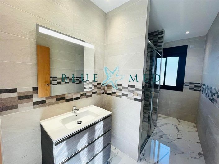 Image No.21-3 Bed Country House for sale