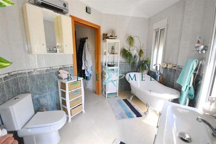 Image No.14-3 Bed Villa for sale