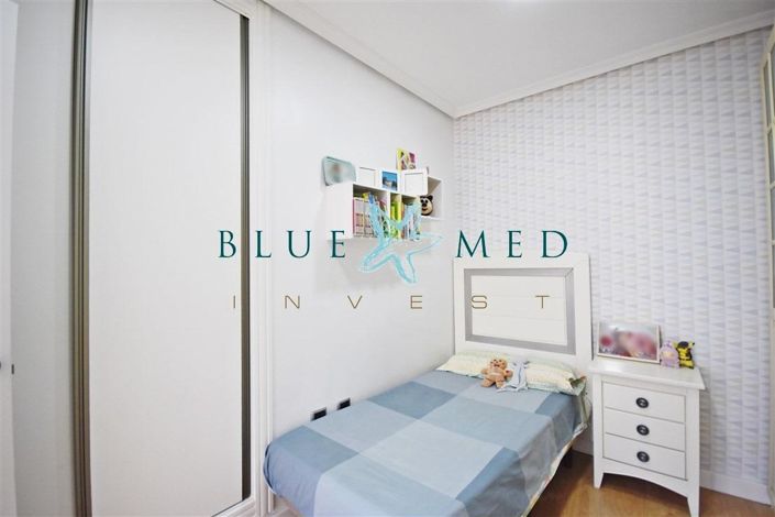 Image No.19-3 Bed Flat for sale