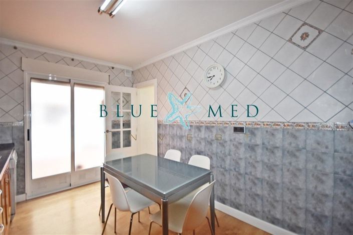 Image No.8-3 Bed Flat for sale