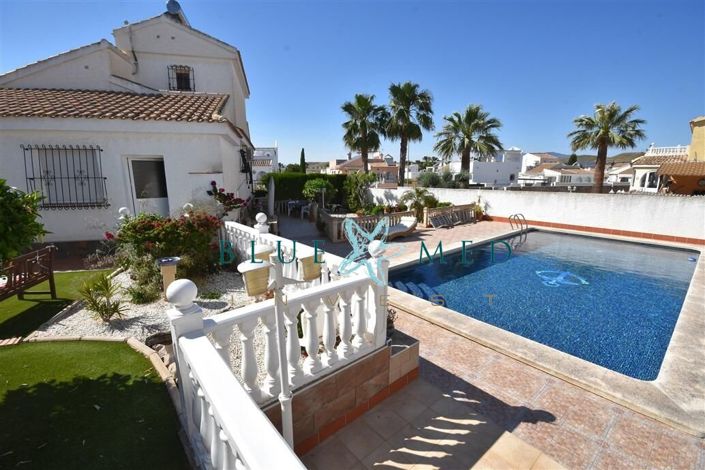 Image No.1-3 Bed Villa for sale