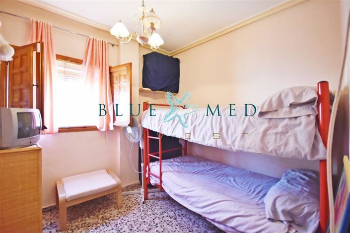 Image No.19-3 Bed Flat for sale