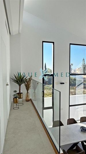 Image No.32-4 Bed Villa for sale