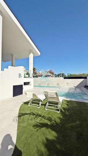 Image No.4-4 Bed Villa for sale