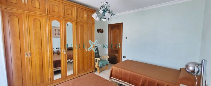 Image No.20-4 Bed Flat for sale