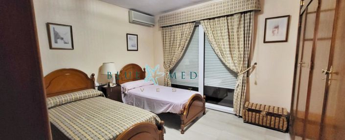 Image No.22-4 Bed Flat for sale