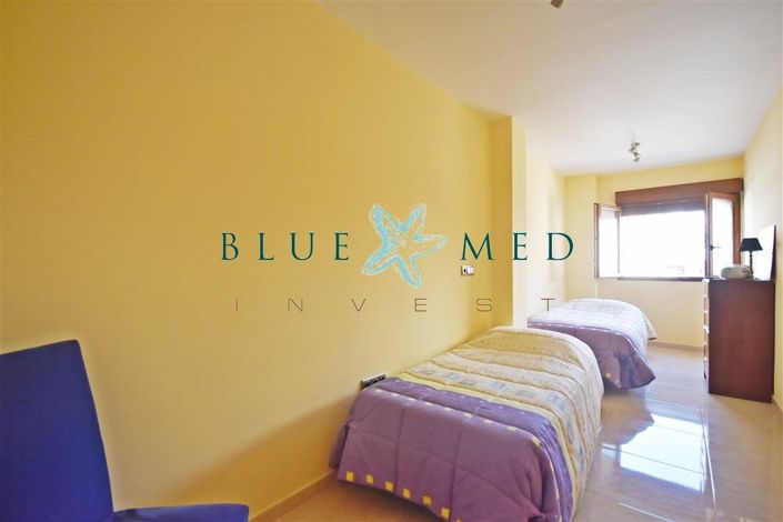 Image No.11-3 Bed House for sale