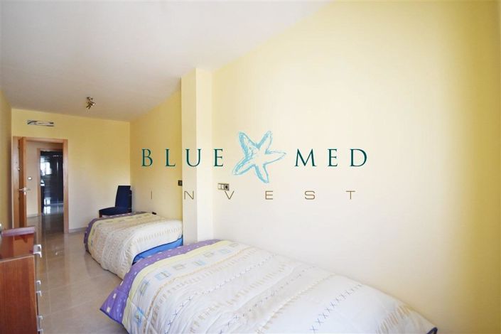 Image No.13-3 Bed House for sale