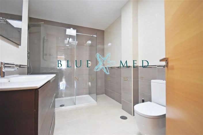 Image No.14-3 Bed House for sale