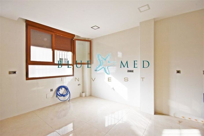 Image No.20-3 Bed House for sale