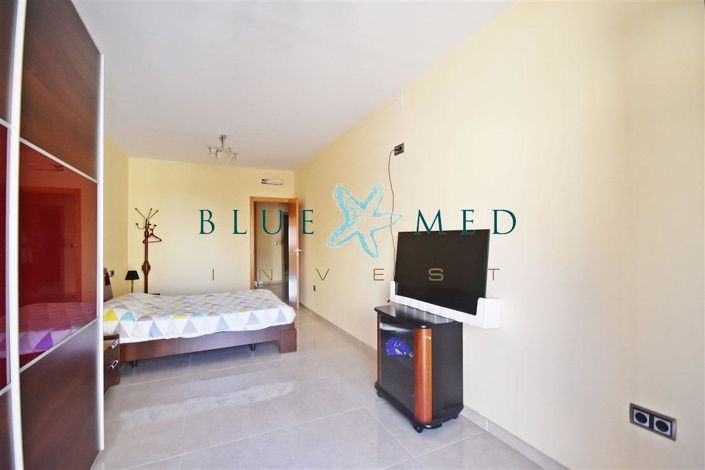 Image No.9-3 Bed House for sale