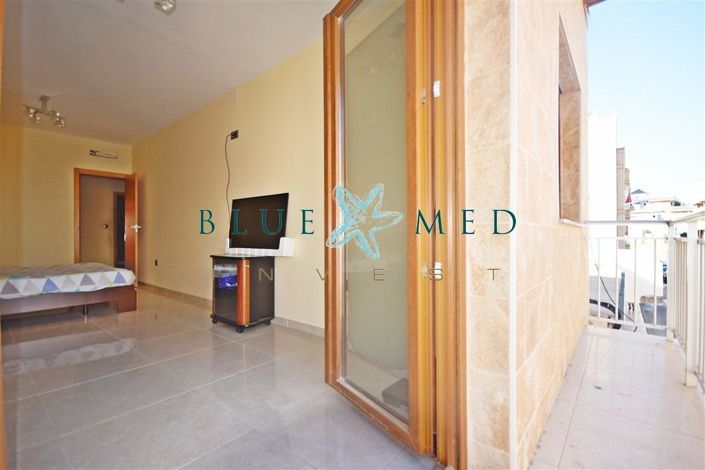 Image No.10-3 Bed House for sale