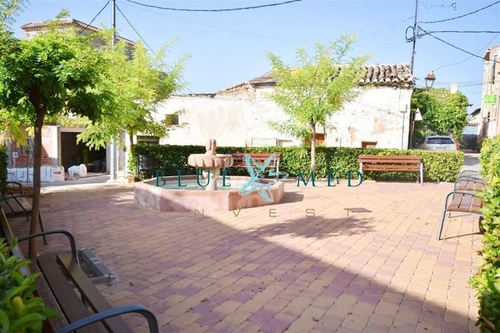 Image No.3-6 Bed Property for sale