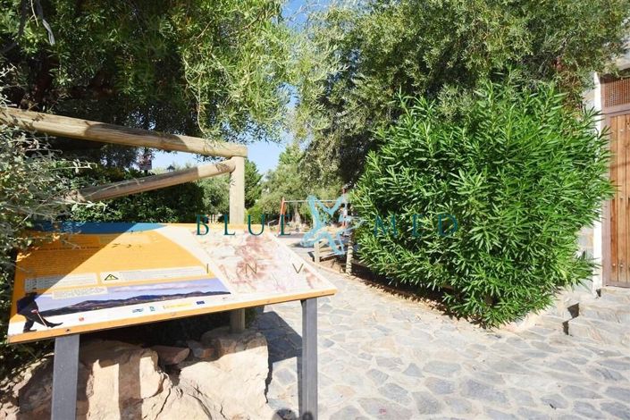 Image No.44-6 Bed Property for sale