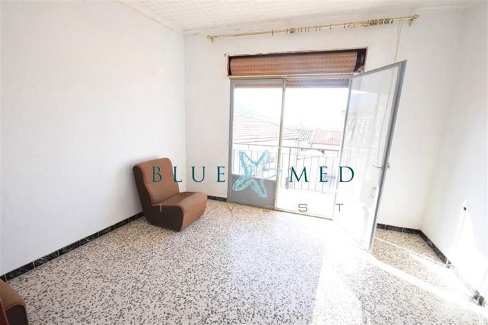 Image No.5-6 Bed Property for sale