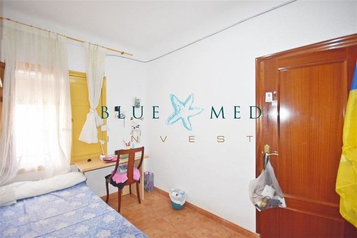 Image No.14-4 Bed Flat for sale