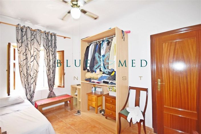 Image No.17-4 Bed Flat for sale