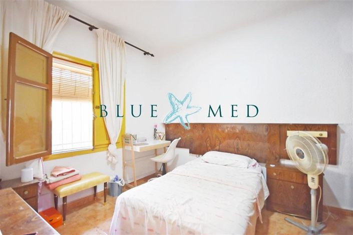 Image No.10-4 Bed Flat for sale