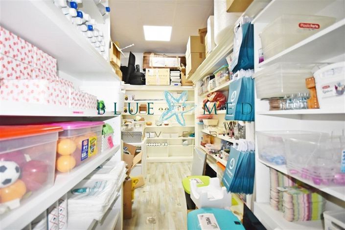 Image No.13-1 Bed Property for sale