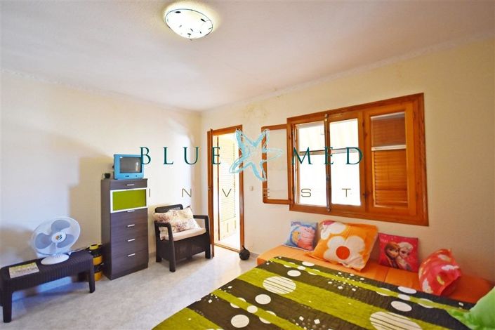 Image No.17-5 Bed Property for sale