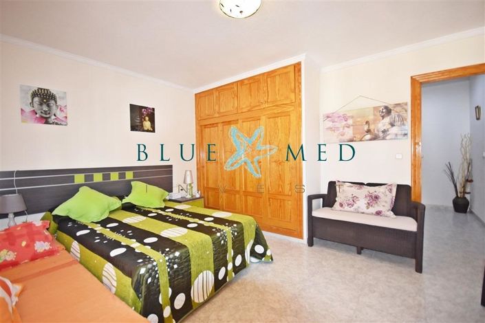 Image No.18-5 Bed Property for sale